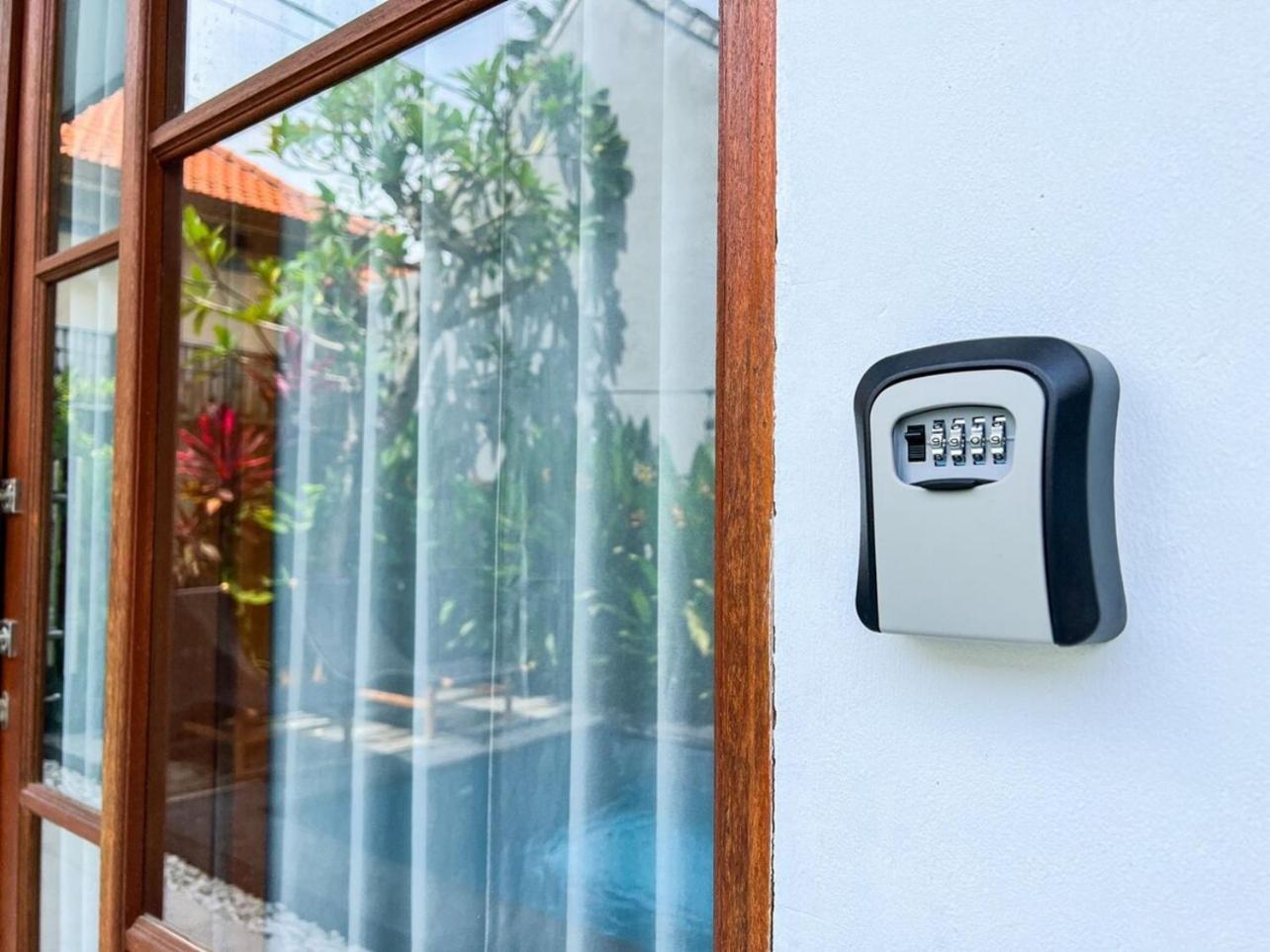 Island Boy Guesthouse T Prime Location In Canggu Buitenkant foto